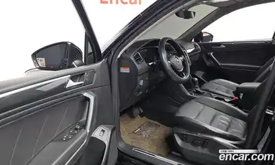 Volkswagen Tiguan 2018 2.0 гидро в Москве № 1549290, миниатюра 10