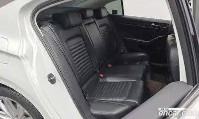 Volkswagen Passat 2018 2.0 гидро в Москве № 1549322, миниатюра 11