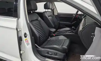 Volkswagen Passat 2018 2.0 гидро в Москве № 1549322, миниатюра 12