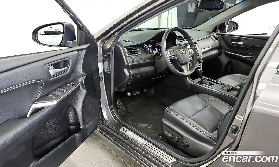 Toyota Camry 2017 2.5 гидро в Москве № 1550049, фото 10