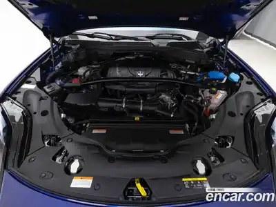 Maserati Grecale 2024 2.0 гидро в Москве № 1550892, миниатюра 6