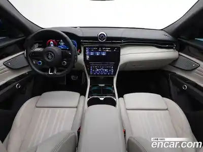 Maserati Grecale 2024 2.0 гидро в Москве № 1550892, миниатюра 7