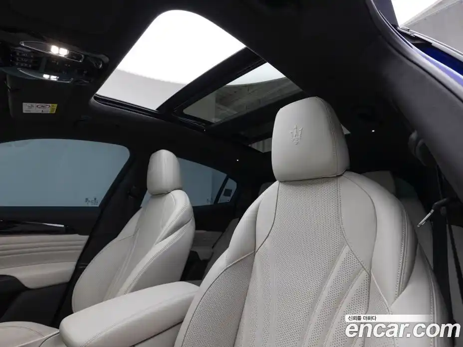 Maserati Grecale 2024 2.0 гидро в Москве № 1550892, фото 10