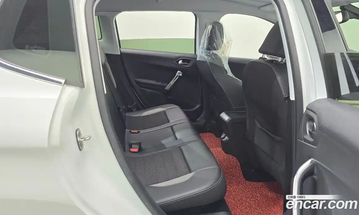 Peugeot 2008 2016 1.6 гидро в Москве № 1551130, фото 12