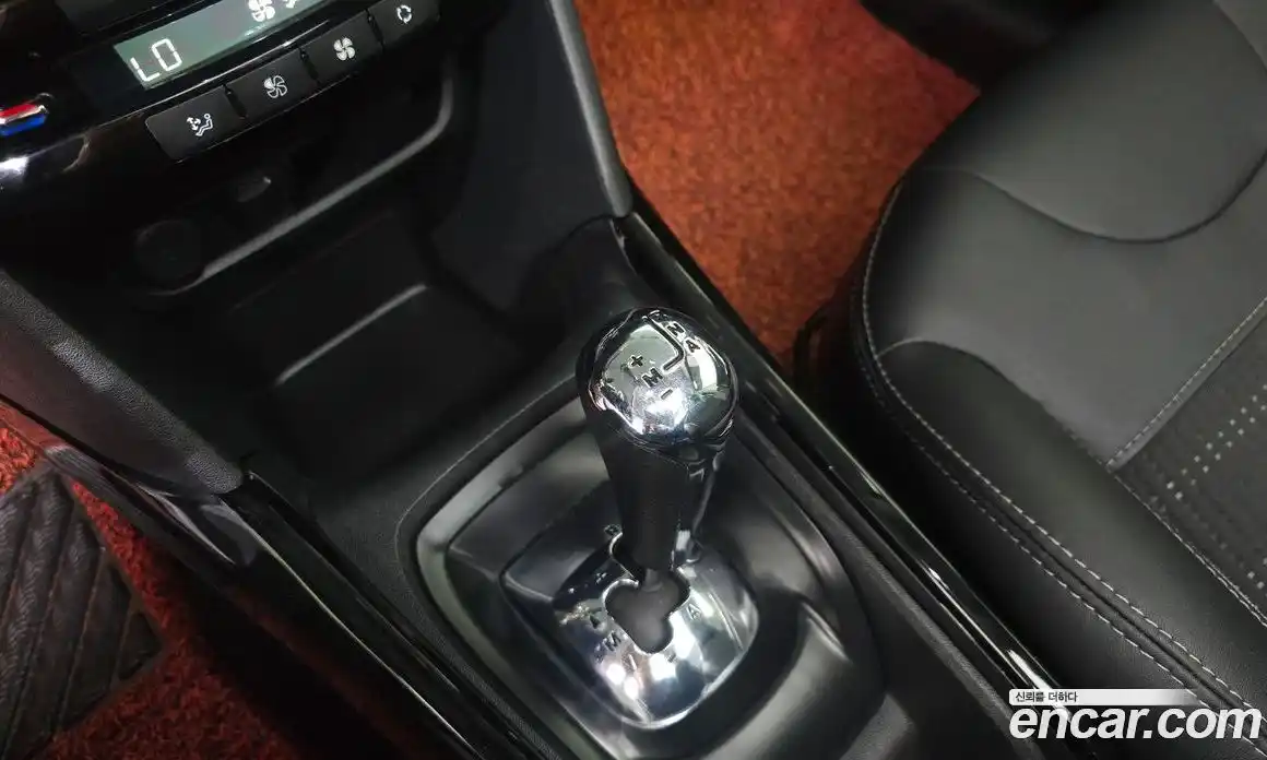 Peugeot 2008 2016 1.6 гидро в Москве № 1551130, фото 9