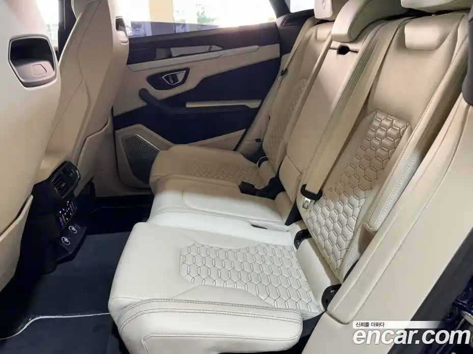 Lamborghini Urus 2020 4.0 гидро в Москве № 1551318, фото 17