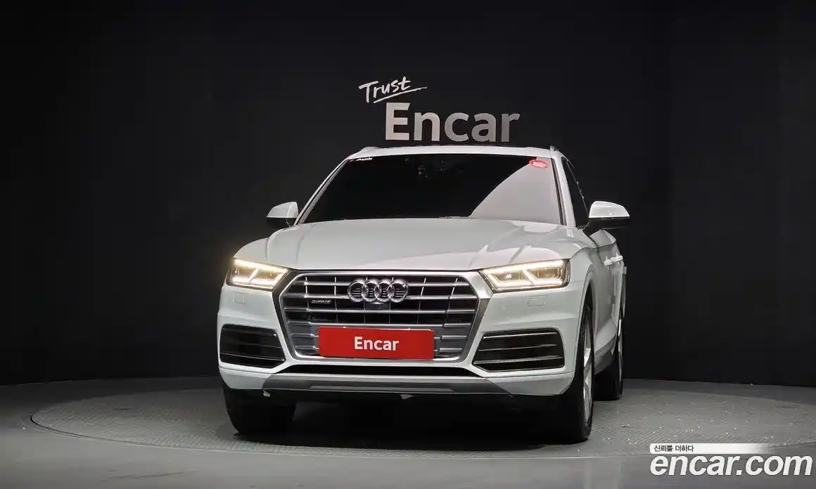 Audi Q5 2020 2.0 гидро в Москве № 210390, фото 3