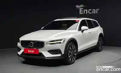 Volvo V60, 2022
