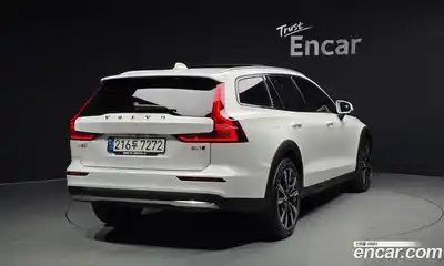 Volvo V60 2022 2.0 гидро в Москве № 212816, миниатюра 2