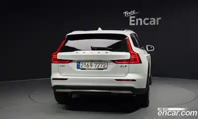 Volvo V60 2022 2.0 гидро в Москве № 212816, миниатюра 4