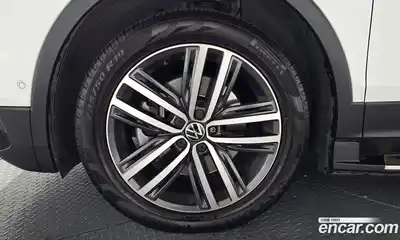 Volkswagen Tiguan 2022 2.0 гидро в Москве № 214965, миниатюра 4
