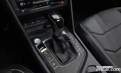 Volkswagen Tiguan 2022 2.0 гидро в Москве № 214965, миниатюра 8