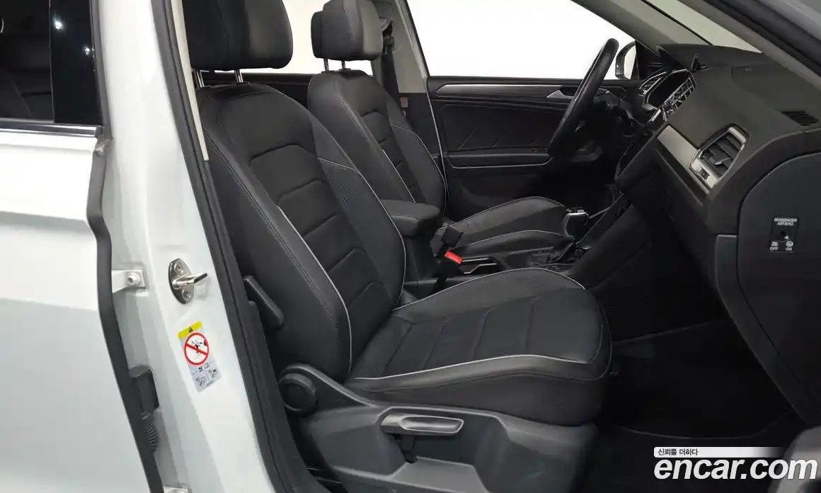 Volkswagen Tiguan 2022 2.0 гидро в Москве № 214965, фото 9