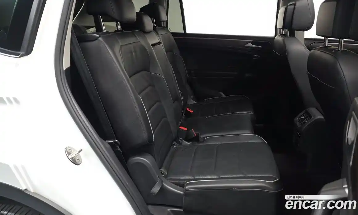 Volkswagen Tiguan 2022 2.0 гидро в Москве № 214965, фото 10