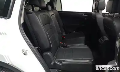 Volkswagen Tiguan 2022 2.0 гидро в Москве № 214965, миниатюра 10