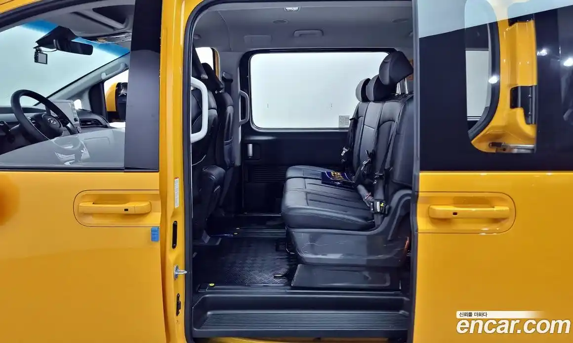 Hyundai Staria 2023 3.5 гидро в Москве № 87813, фото 12