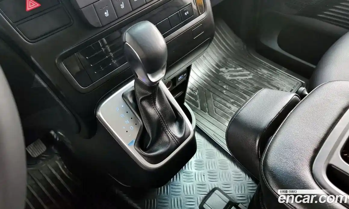 Hyundai Staria 2023 3.5 гидро в Москве № 87813, фото 9