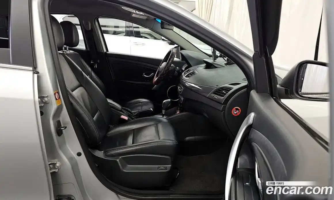 Renault SM3 2011 1.6 гидро в Москве № 107088, фото 11
