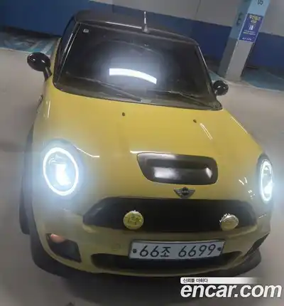 Mini Cooper Convertible 2009 1.6 гидро в Москве № 1197429, миниатюра 12