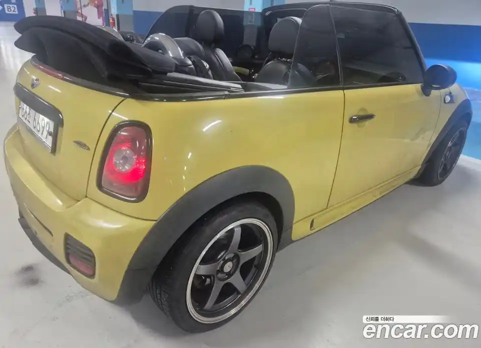 Mini Cooper Convertible 2009 1.6 гидро в Москве № 1197429, фото 3