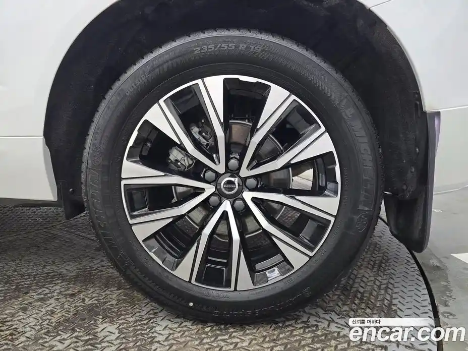 Volvo XC60 2023 2.0 гидро в Москве № 1422940, фото 16