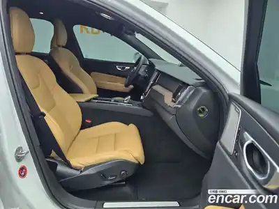 Volvo XC60 2023 2.0 гидро в Москве № 1422940, миниатюра 8