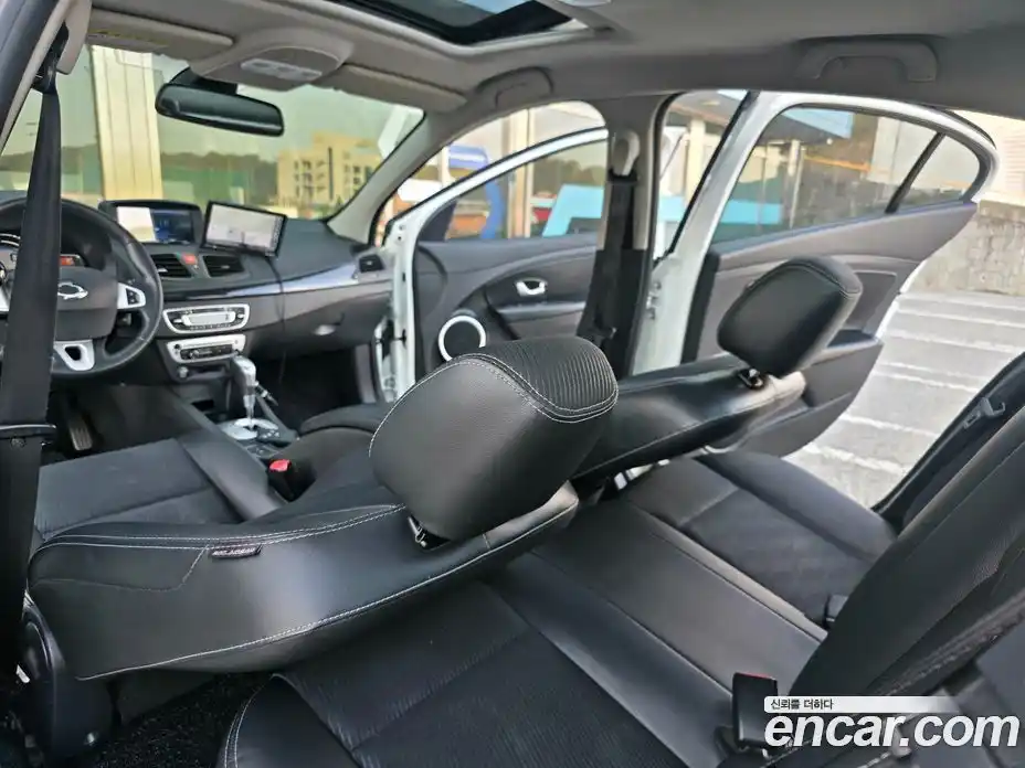 Renault SM3 2014 1.6 гидро в Москве № 1543907, фото 9