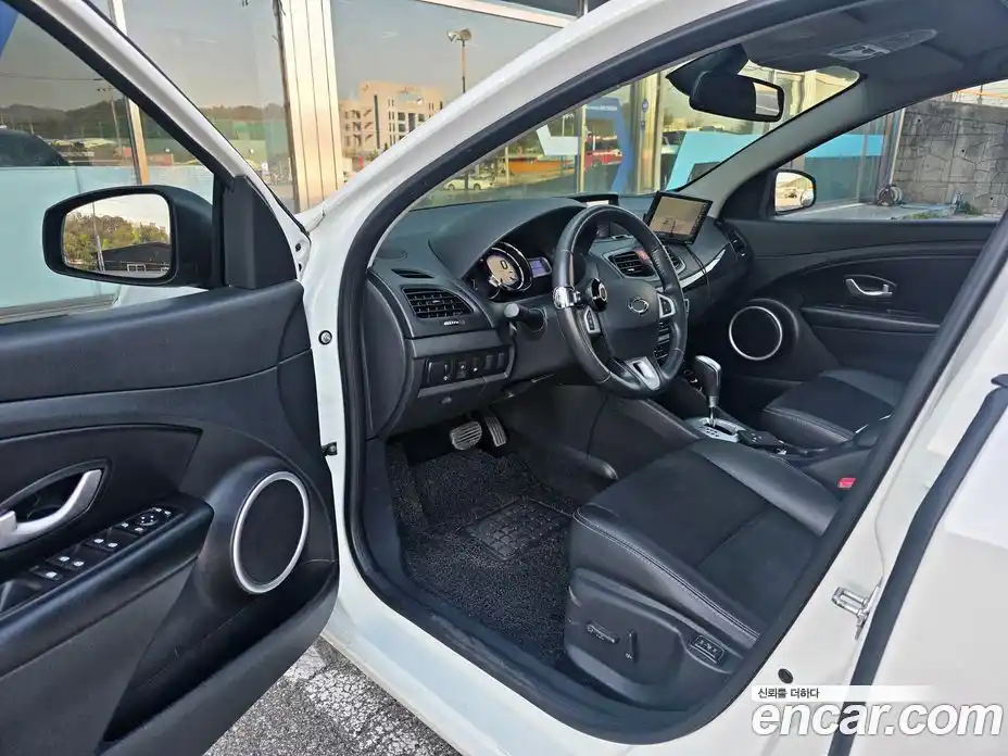 Renault SM3 2014 1.6 гидро в Москве № 1543907, фото 10