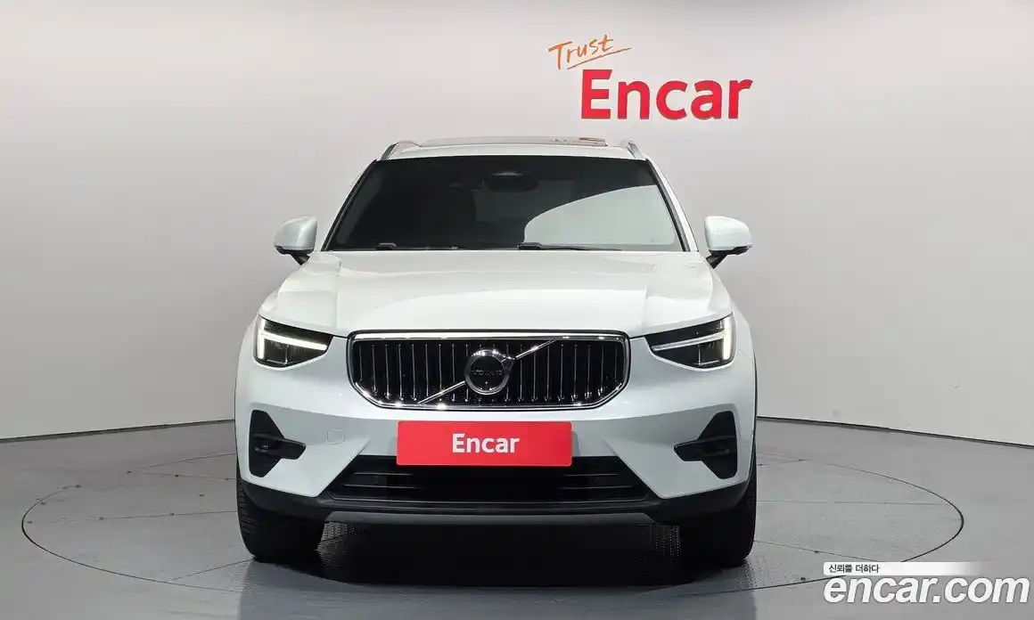 Volvo XC40 2023 2.0 гидро в Москве № 1547047, фото 3