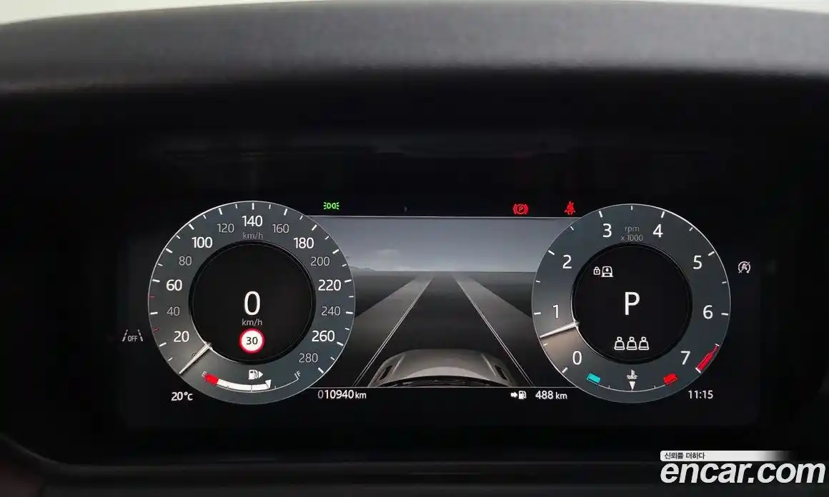 Land Rover Range-Rover Velar 2025 3.0 гидро в Москве № 1547486, фото 12