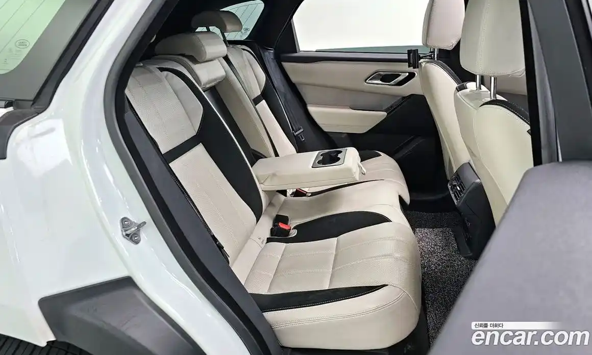 Land Rover Range-Rover Velar 2023 2.0 гидро в Москве № 1547508, фото 11