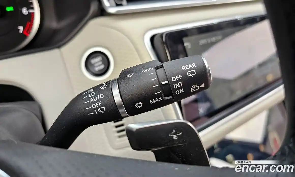 Land Rover Range-Rover Velar 2023 2.0 гидро в Москве № 1547508, фото 18