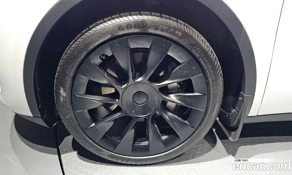 Tesla Model Y 2023 0.2 гидро в Москве № 1548627, фото 5