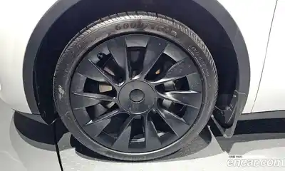 Tesla Model Y 2023 0.2 гидро в Москве № 1548627, миниатюра 5