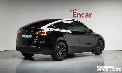 Tesla Model Y Long Range AWD