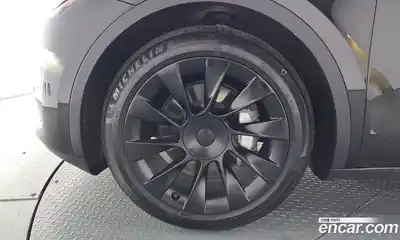Tesla Model Y 2023 0.2 гидро в Москве № 1548645, миниатюра 4