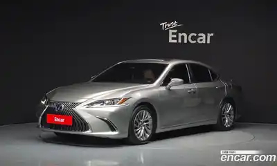 Lexus ES, 2021