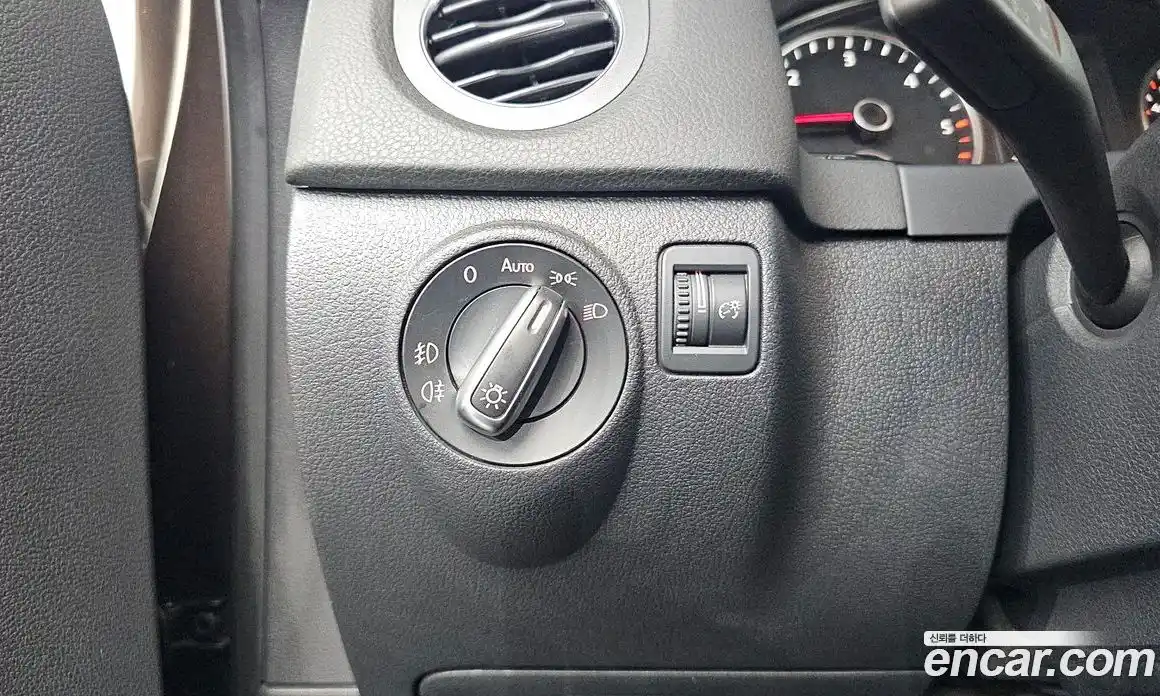 Volkswagen Tiguan 2014 2.0 гидро в Москве № 1549153, фото 18