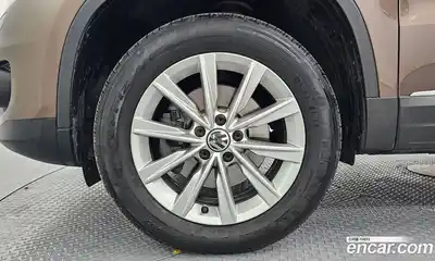 Volkswagen Tiguan 2014 2.0 гидро в Москве № 1549153, миниатюра 5