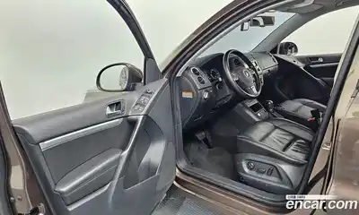 Volkswagen Tiguan 2014 2.0 гидро в Москве № 1549153, миниатюра 10