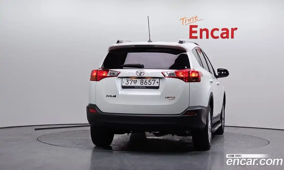 Toyota RAV4 2014 2.5 гидро в Москве № 1550104, фото 4