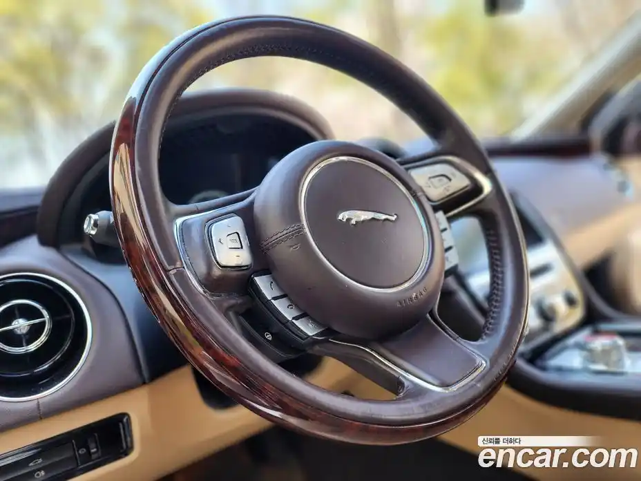 Jaguar XJ 2015 3.0 гидро в Москве № 1550924, фото 16
