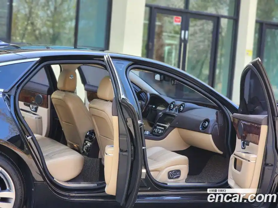 Jaguar XJ 2015 3.0 гидро в Москве № 1550924, фото 8