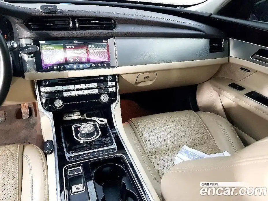 Jaguar XF 2017 2.0 гидро в Москве № 1550960, фото 10