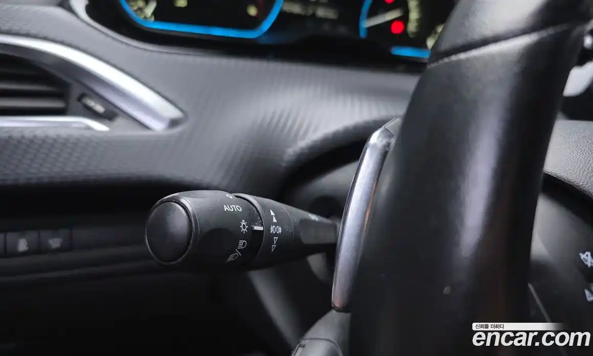 Peugeot 2008 2017 1.6 гидро в Москве № 1551198, фото 17