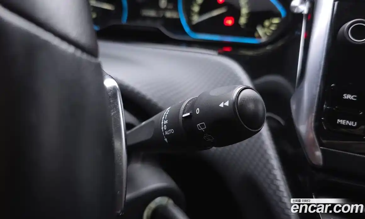 Peugeot 2008 2017 1.6 гидро в Москве № 1551198, фото 18