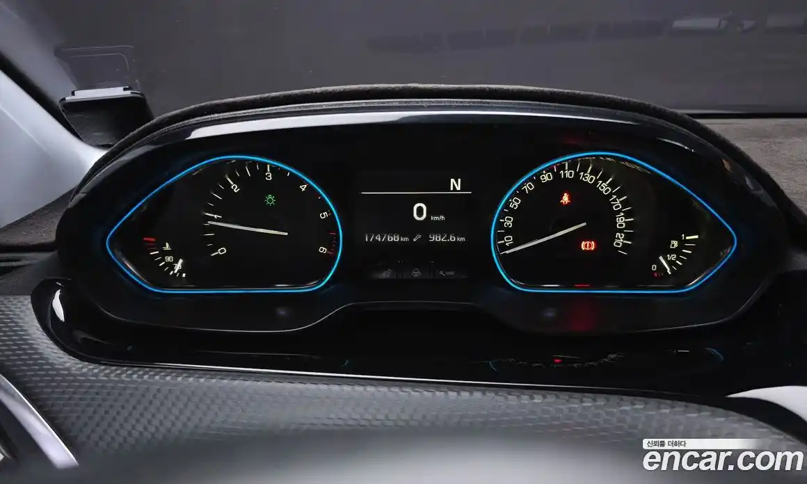 Peugeot 2008 2017 1.6 гидро в Москве № 1551198, фото 8