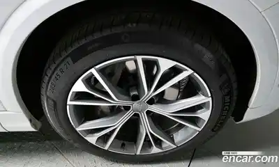 Audi Q8 2021 3.0 гидро в Москве № 163895, миниатюра 5