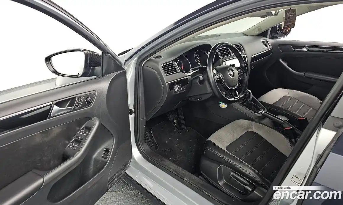 Volkswagen Jetta 2015 2.0 гидро в Москве № 201590, фото 11