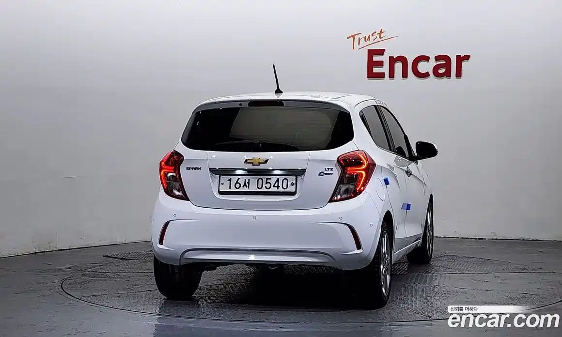 Chevrolet Spark 2015 1.0 гидро в Москве, фото 4